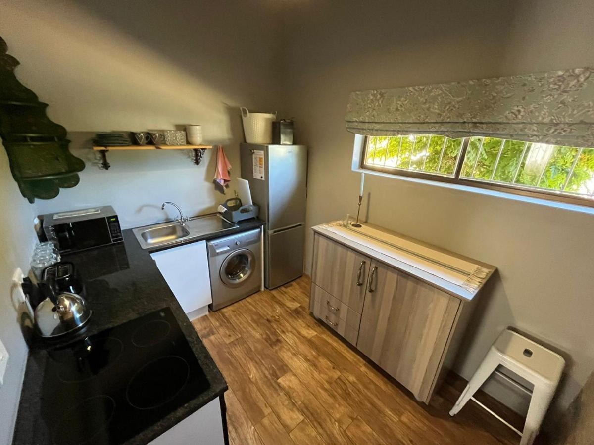 Stellenhaus Guest Cottage Стеленбош Екстериор снимка