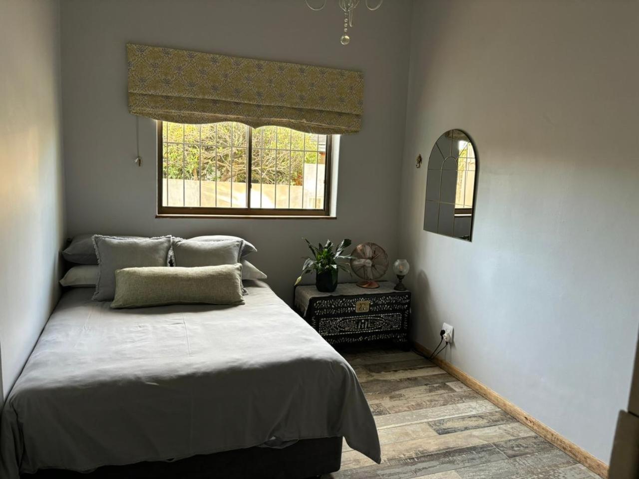 Stellenhaus Guest Cottage Стеленбош Екстериор снимка